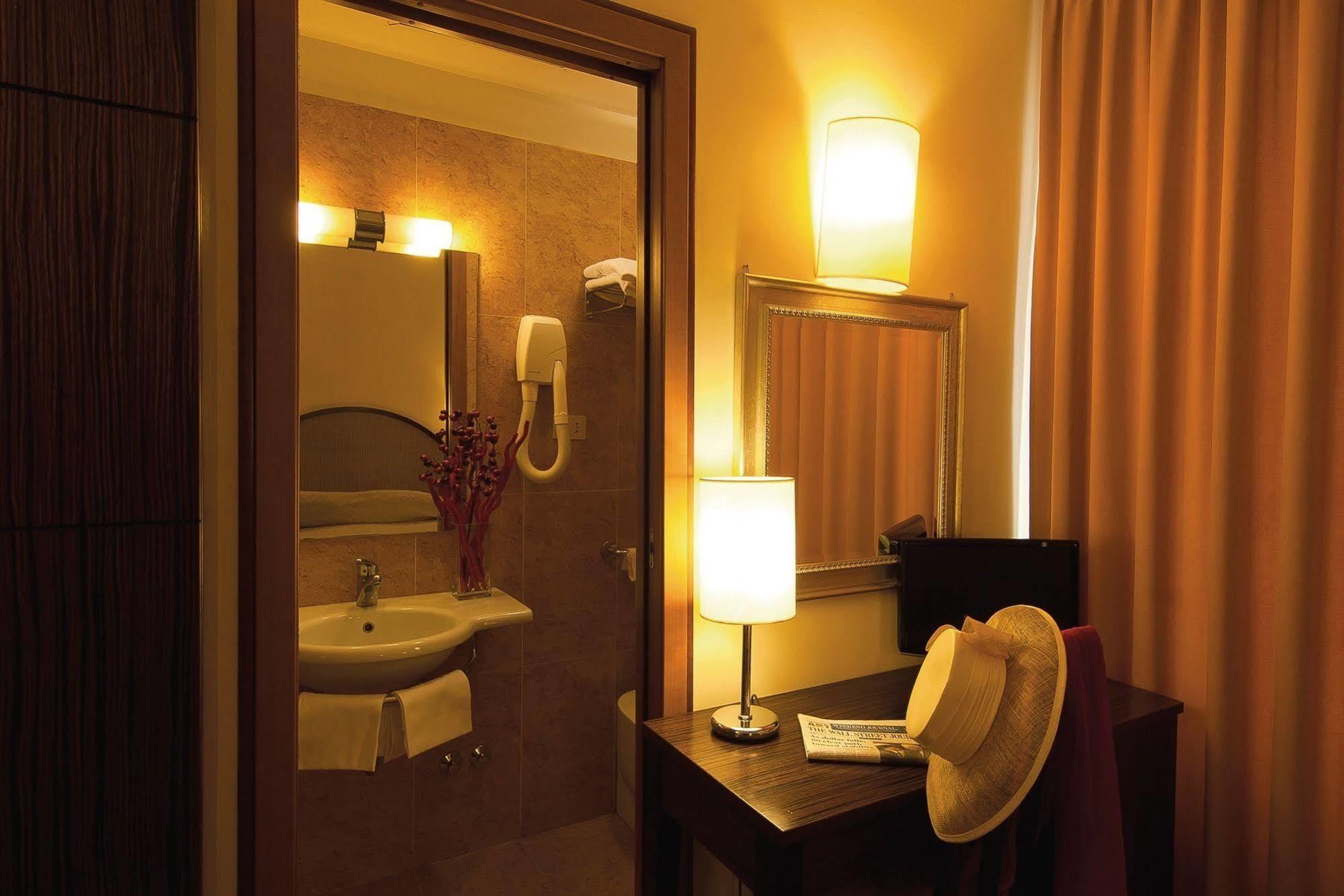 Hotel Novecento Roma Quarto foto